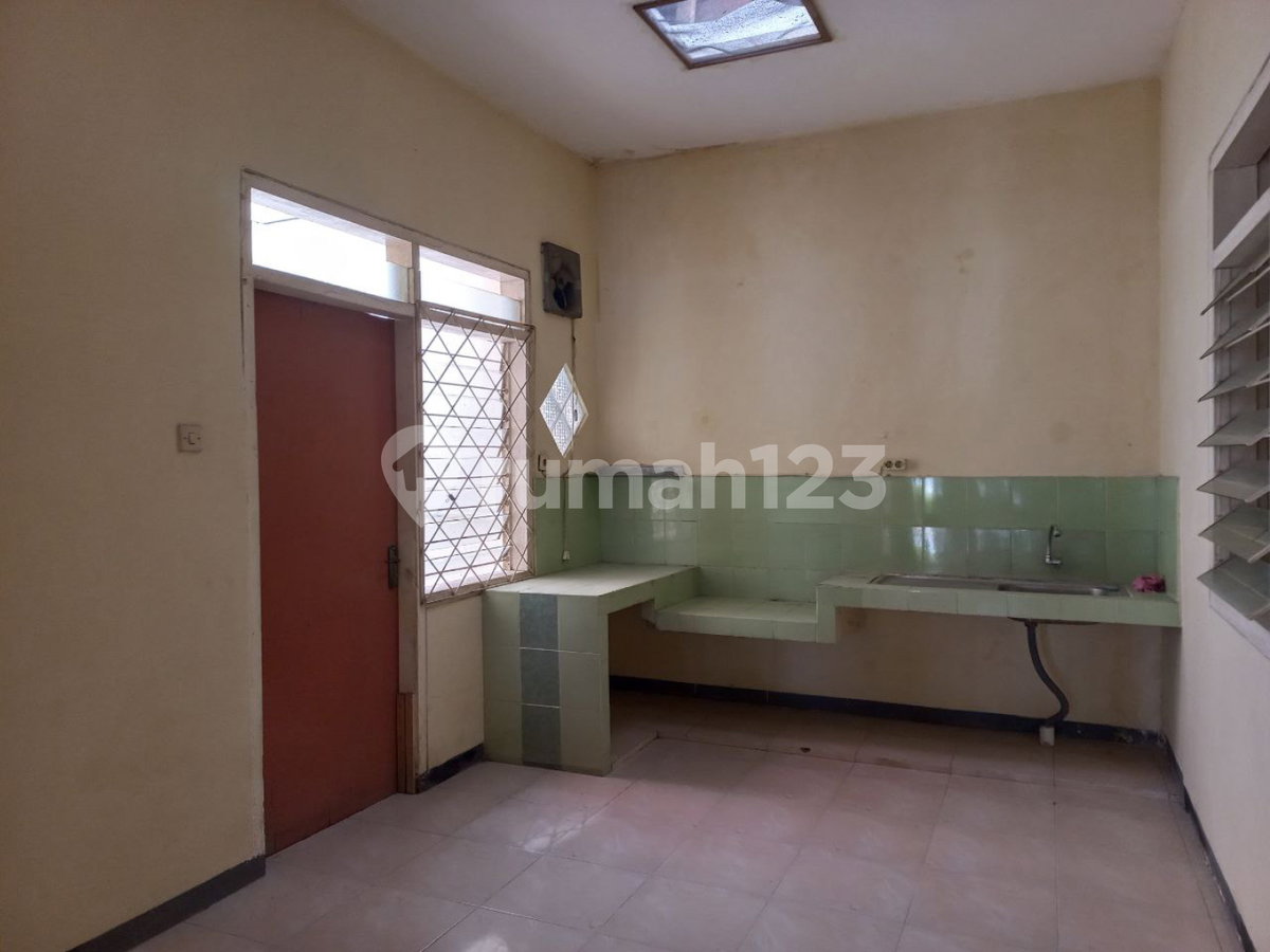 House for rent in Surabaya, Indonesia · 1 room, 1 bath