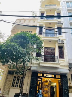 Apartment for rent in Hanoi, Vietnam · Dang Thai Mai Street · 2 rooms, 2 baths