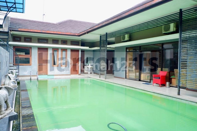 House for rent in South Jakarta, Indonesia · Kebayoran Lama · 5 rooms, 6 baths