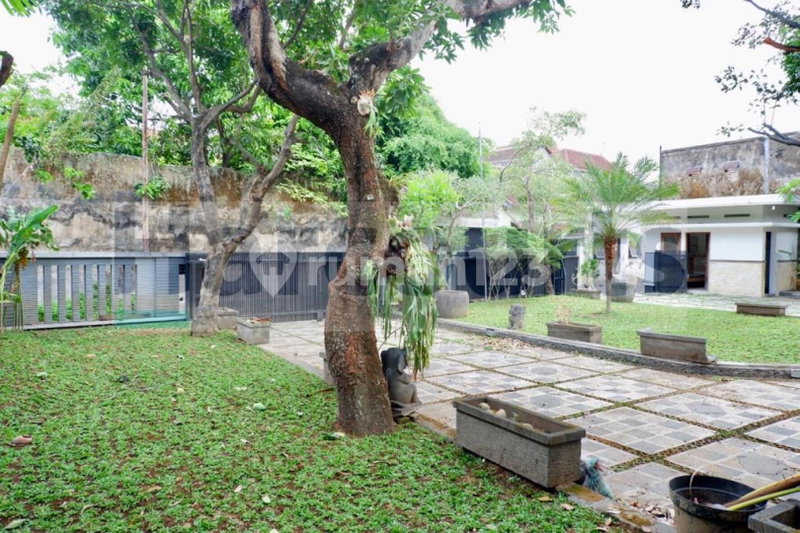 House for rent in South Jakarta, Indonesia · Kebayoran Lama · 5 rooms, 6 baths
