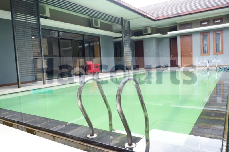 House for rent in South Jakarta, Indonesia · Kebayoran Lama · 5 rooms, 6 baths