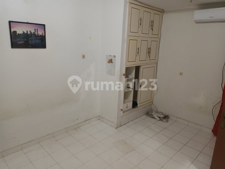 House for rent in West Jakarta, Indonesia · Cengkareng · 5 rooms, 3 baths
