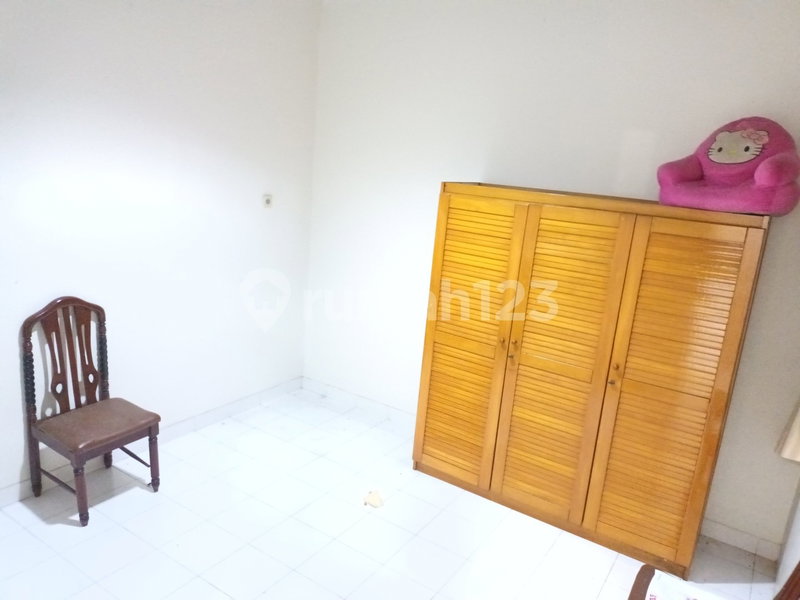 House for rent in West Jakarta, Indonesia · Cengkareng · 5 rooms, 3 baths