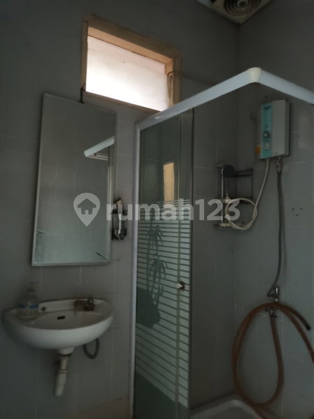 House for rent in West Jakarta, Indonesia · Cengkareng · 5 rooms, 3 baths