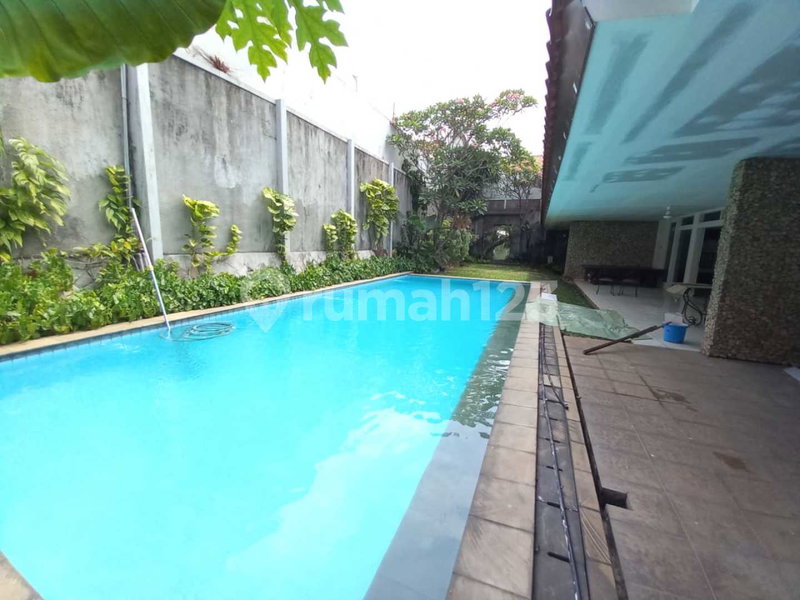 House for rent in Semarang, Indonesia · 4 rooms, 3 baths