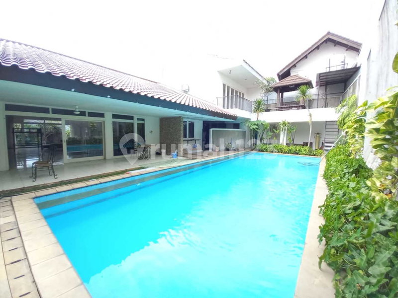 House for rent in Semarang, Indonesia · 4 rooms, 3 baths
