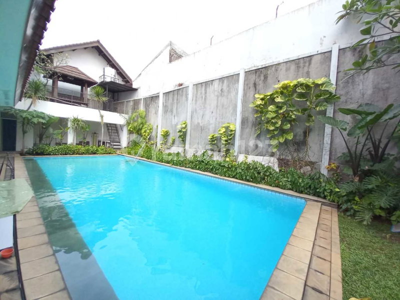 House for rent in Semarang, Indonesia · 4 rooms, 3 baths