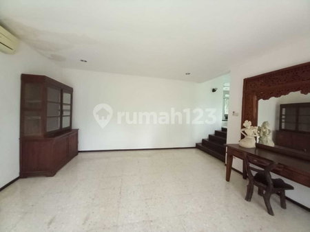 House for rent in Semarang, Indonesia · 4 rooms, 3 baths