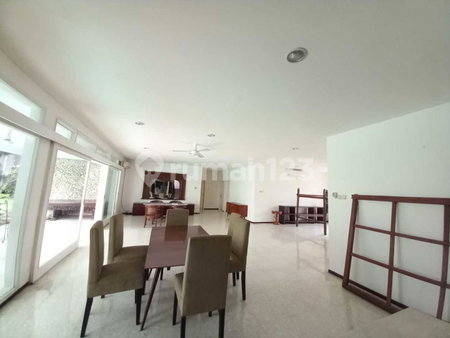 House for rent in Semarang, Indonesia · 4 rooms, 3 baths