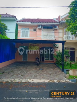 House for rent in Bandung, Indonesia · 4 rooms, 4 baths