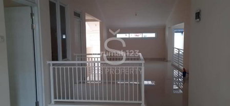 House for rent in Malang, Indonesia · 7 rooms, 4 baths