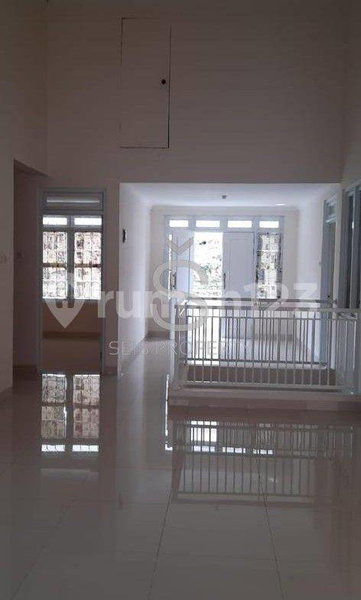 House for rent in Malang, Indonesia · 7 rooms, 4 baths