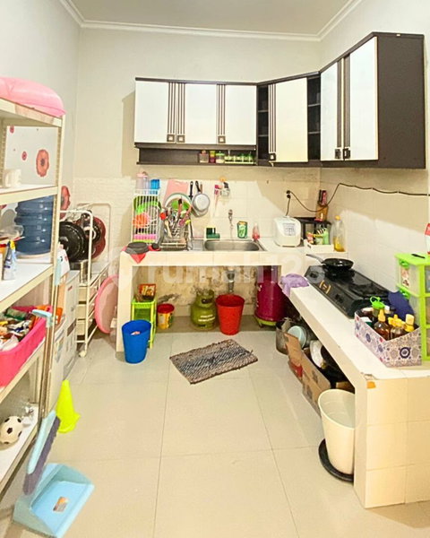 House for rent in Tangerang, Indonesia · Riding · 4 rooms, 3 baths