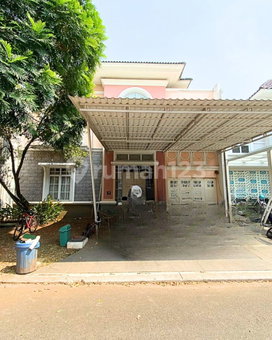 House for rent in Tangerang, Indonesia · Riding · 4 rooms, 3 baths