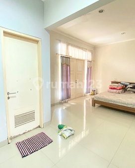House for rent in Tangerang, Indonesia · Riding · 4 rooms, 3 baths