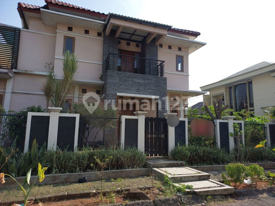 House for rent in Jakarta, Indonesia · Menteng · 4 rooms, 3 baths