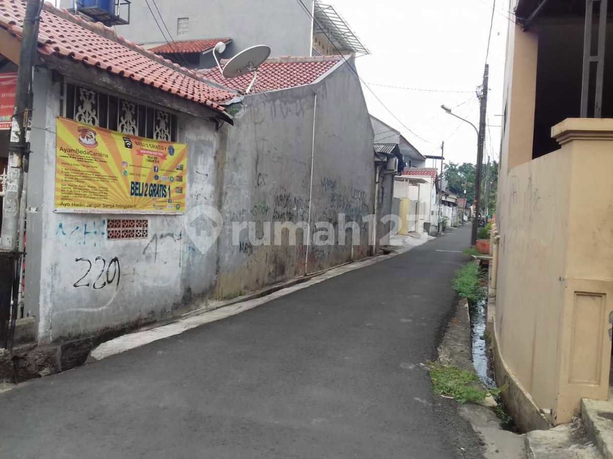 House for rent in West Jakarta, Indonesia · Cengkareng · 2 rooms, 1 bath