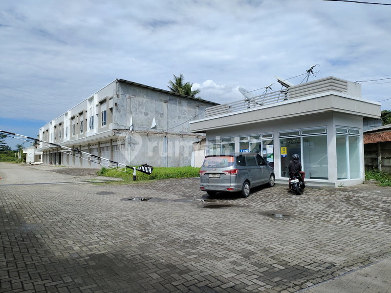 House for rent in Bandung, Indonesia · 2 rooms, 1 bath