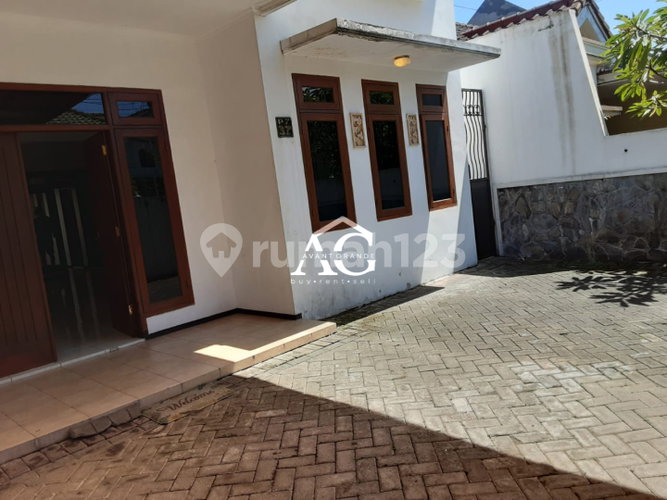 House for rent in Denpasar, Indonesia · 8 rooms, 5 baths