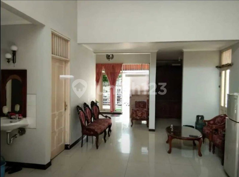 House for rent in Semarang, Indonesia · Mungkur Elephant · 2 rooms, 3 baths