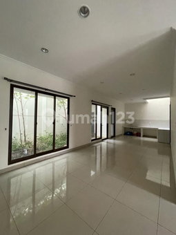 House for rent in Bandung, Indonesia · 3 rooms, 3 baths
