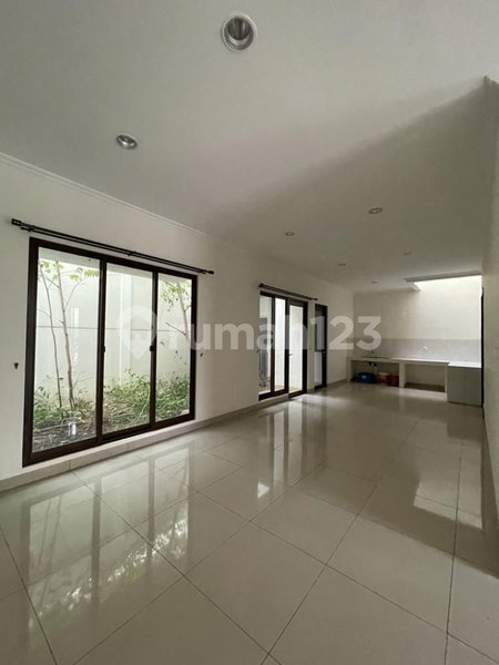 House for rent in Bandung, Indonesia · 3 rooms, 3 baths