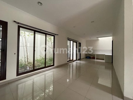 House for rent in Bandung, Indonesia · 3 rooms, 3 baths