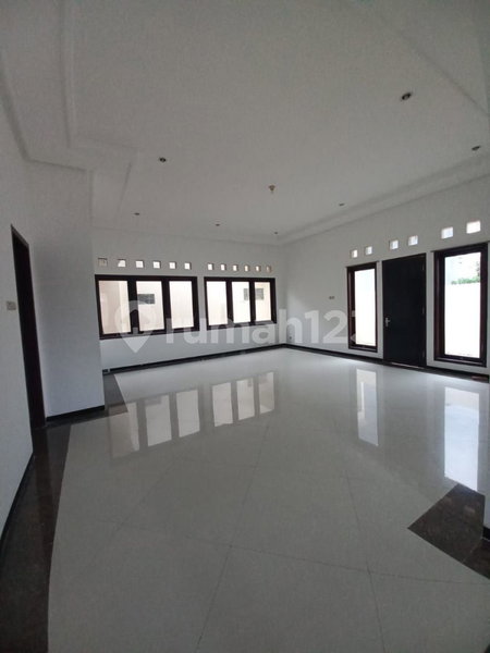 House for rent in Semarang, Indonesia · 4 rooms, 4 baths