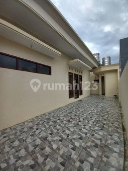 House for rent in Semarang, Indonesia · 4 rooms, 4 baths