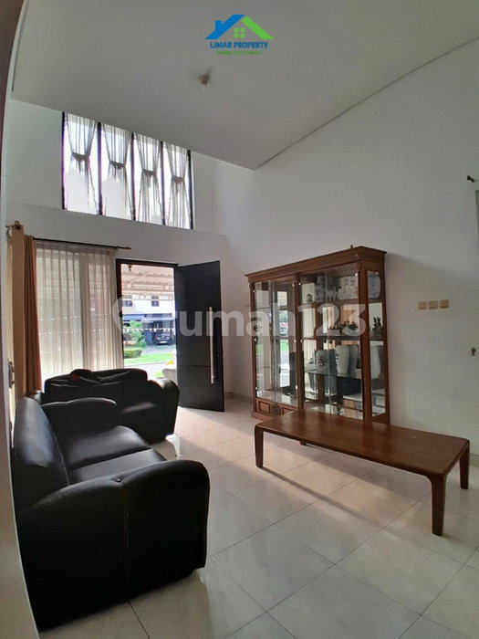 House for rent in Bandung, Indonesia · 4 rooms, 3 baths