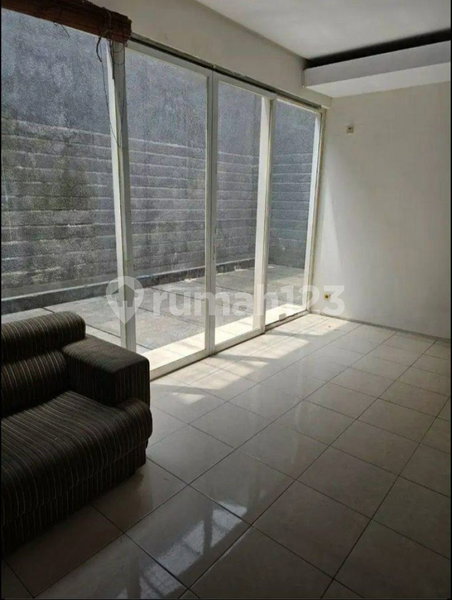 House for rent in Bekasi, Indonesia · 5 rooms, 3 baths