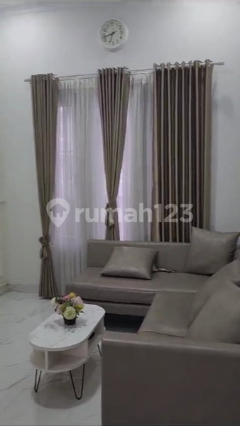 House for rent in Depok, Indonesia · Jagakarsa · 4 rooms, 3 baths