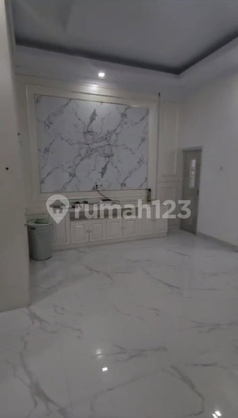 House for rent in Depok, Indonesia · Jagakarsa · 4 rooms, 3 baths