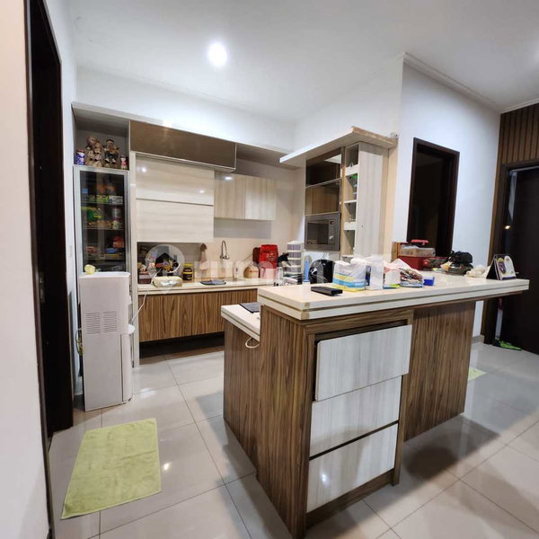 House for rent in Ciputat, Indonesia · East Coral · 4 rooms, 4 baths