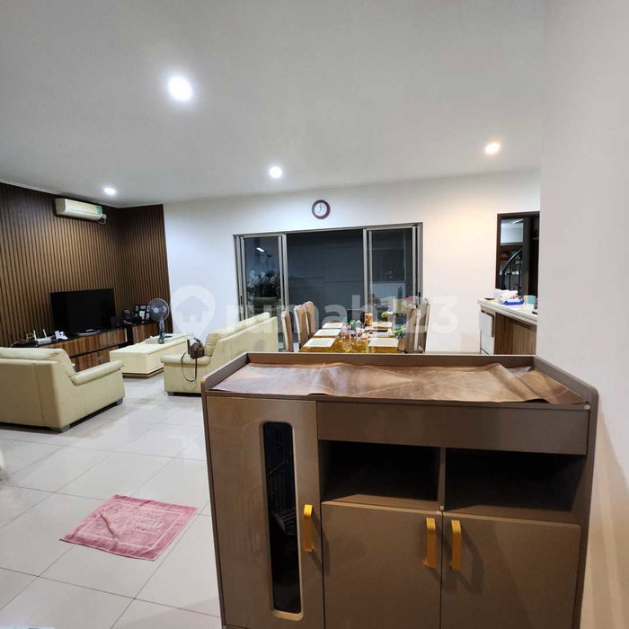House for rent in Ciputat, Indonesia · East Coral · 4 rooms, 4 baths