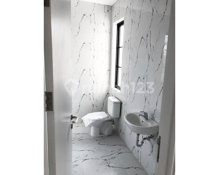 House for rent in Ciputat, Indonesia · East Coral · 2 rooms, 1 bath