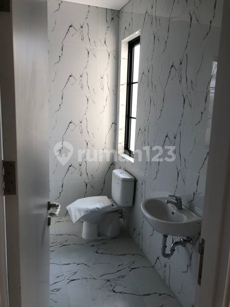 House for rent in Ciputat, Indonesia · East Coral · 2 rooms, 1 bath