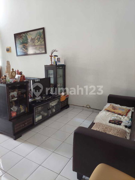 House for rent in Tangerang, Indonesia · Sukasari · 2 rooms, 2 baths