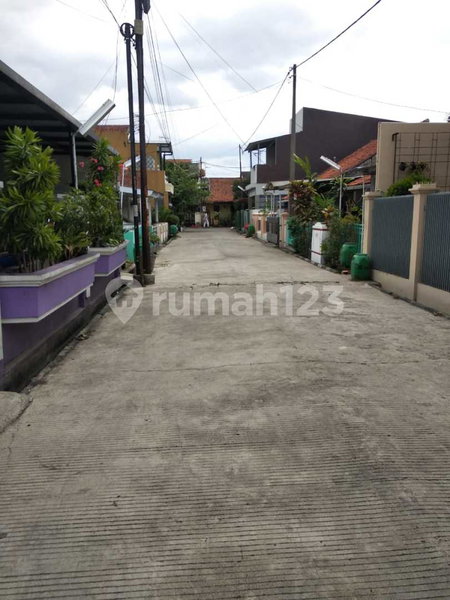 House for rent in Bandung, Indonesia · 3 rooms, 2 baths