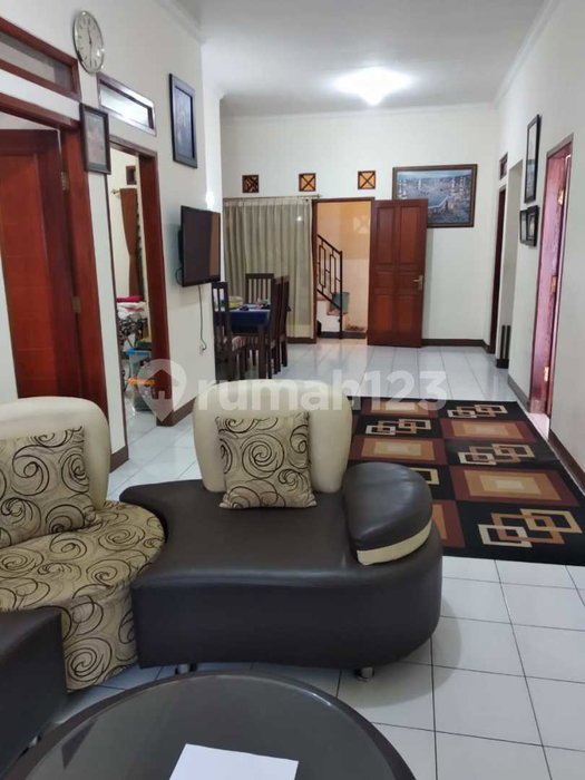 House for rent in Bandung, Indonesia · 3 rooms, 2 baths