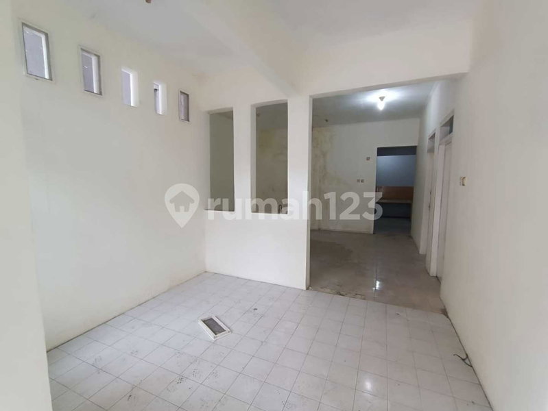 House for rent in Bandung, Indonesia · 3 rooms, 2 baths