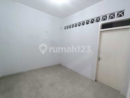 House for rent in Bandung, Indonesia · 3 rooms, 2 baths