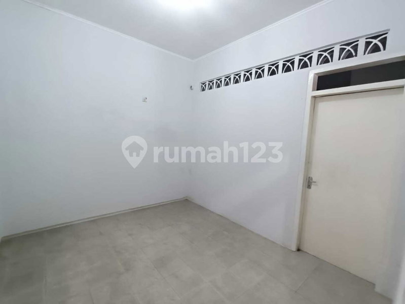 House for rent in Bandung, Indonesia · 3 rooms, 2 baths