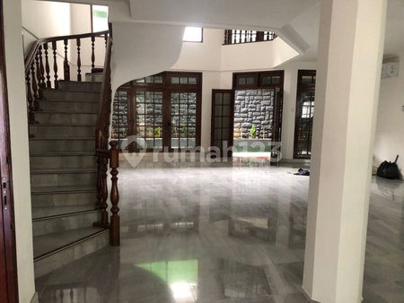 House for rent in Semarang, Indonesia · 4 rooms, 3 baths
