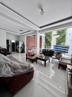 House for rent in South Jakarta, Indonesia · Cilandak · 5 rooms, 4 baths