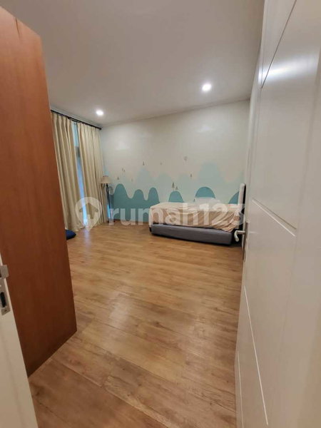 House for rent in South Jakarta, Indonesia · Cilandak · 5 rooms, 4 baths