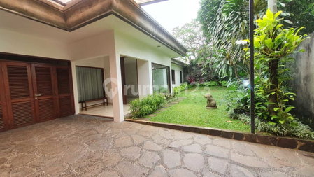 House for rent in Jakarta, Indonesia · Menteng · 4 rooms, 4 baths