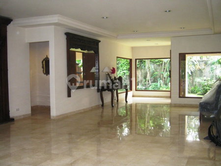 House for rent in Jakarta, Indonesia · Menteng · 4 rooms, 4 baths