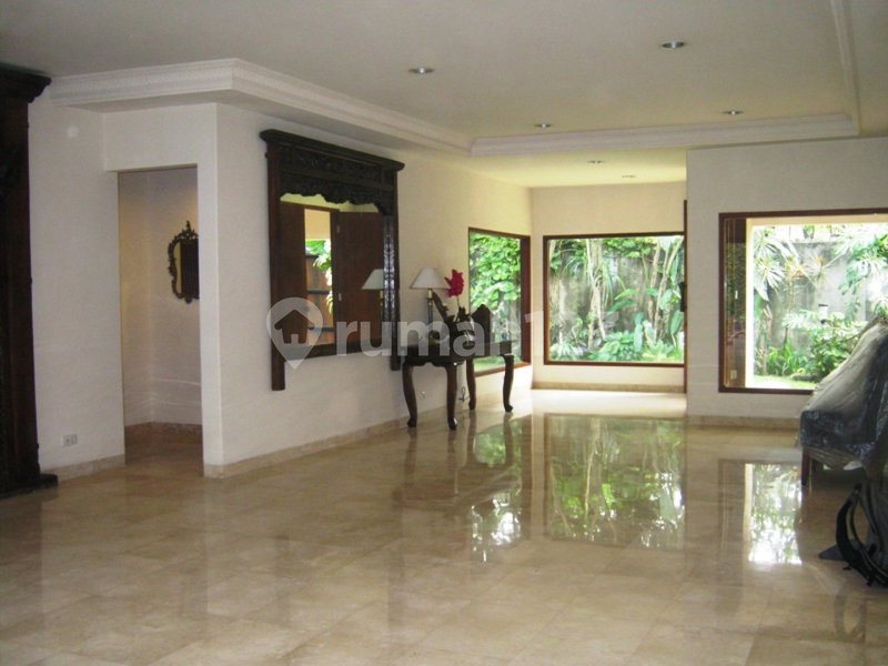 House for rent in Jakarta, Indonesia · Menteng · 4 rooms, 4 baths