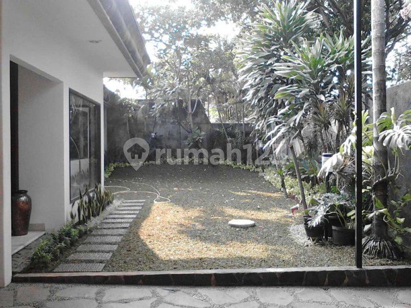 House for rent in Jakarta, Indonesia · Menteng · 4 rooms, 4 baths